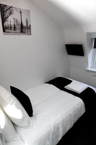 Hotel The Omega