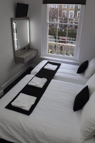Hotel The Omega