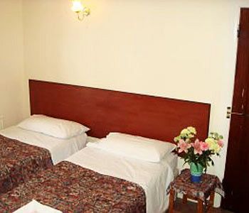 Hotel Regency Court