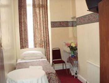 Hotel Regency Court