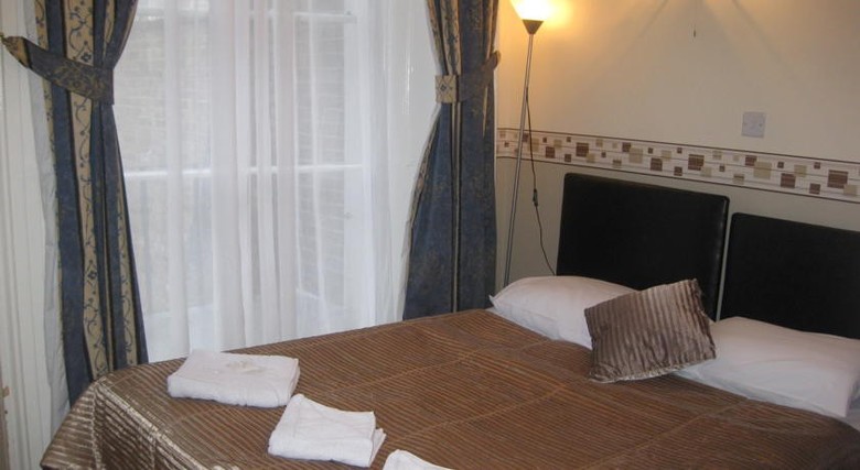 Glendale Hyde Park Hotel