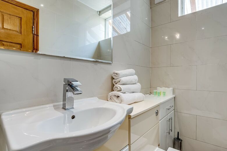 London Star Hotel