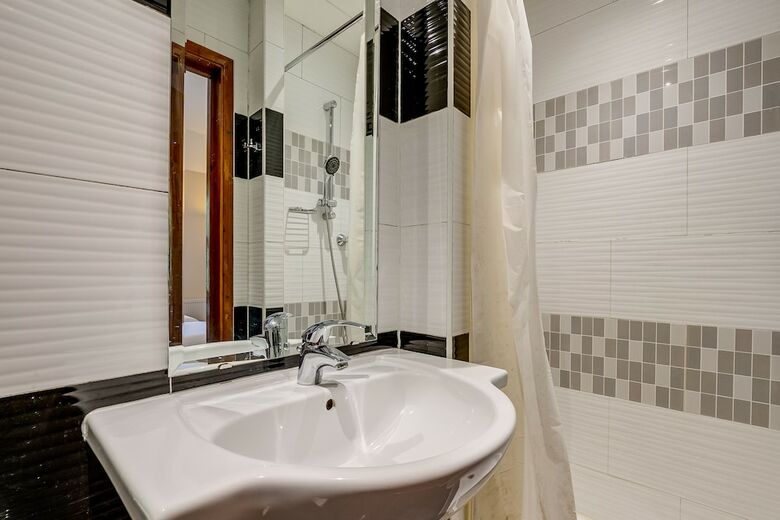 London Star Hotel
