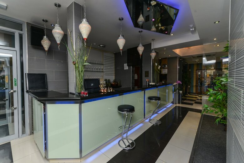 London Star Hotel