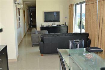 Pebbles Boutique Aparthotel