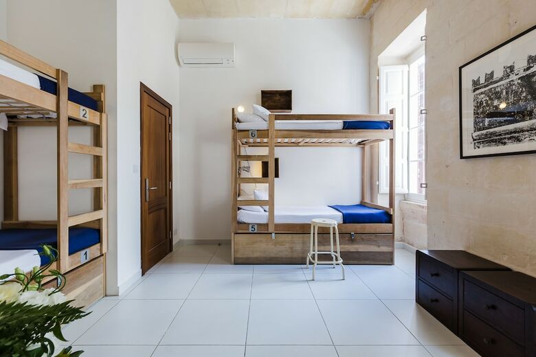 Two Pillows Boutique Hostel