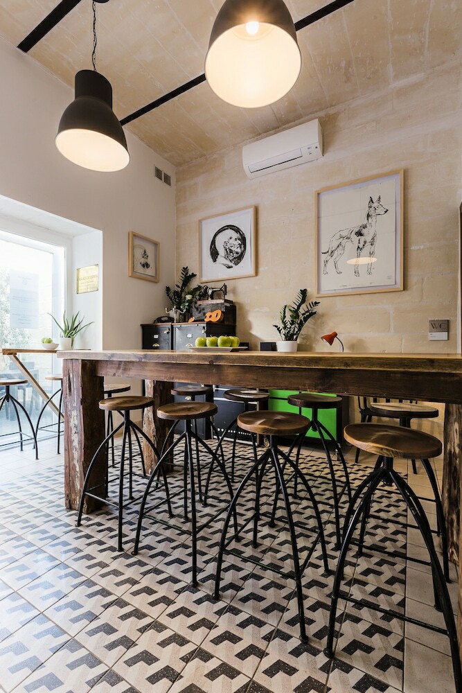 Two Pillows Boutique Hostel