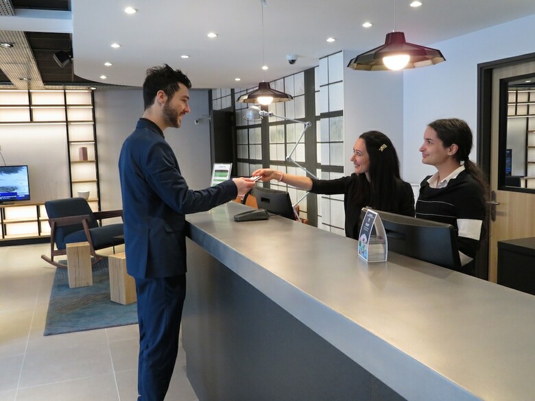Timhotel Chartres Chatelet