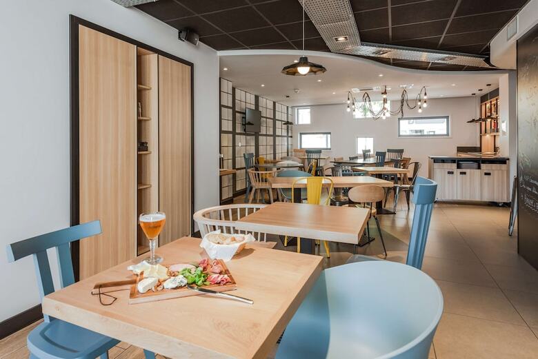 Timhotel Chartres Chatelet