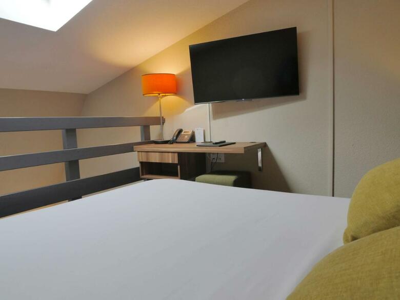 Atrium Hotel