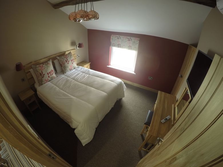 Hostal The Feathers