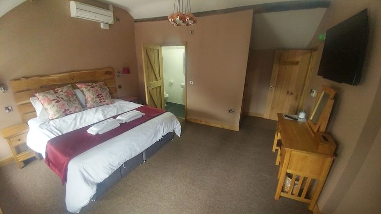 Hostal The Feathers