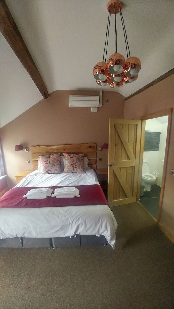 Hostal The Feathers