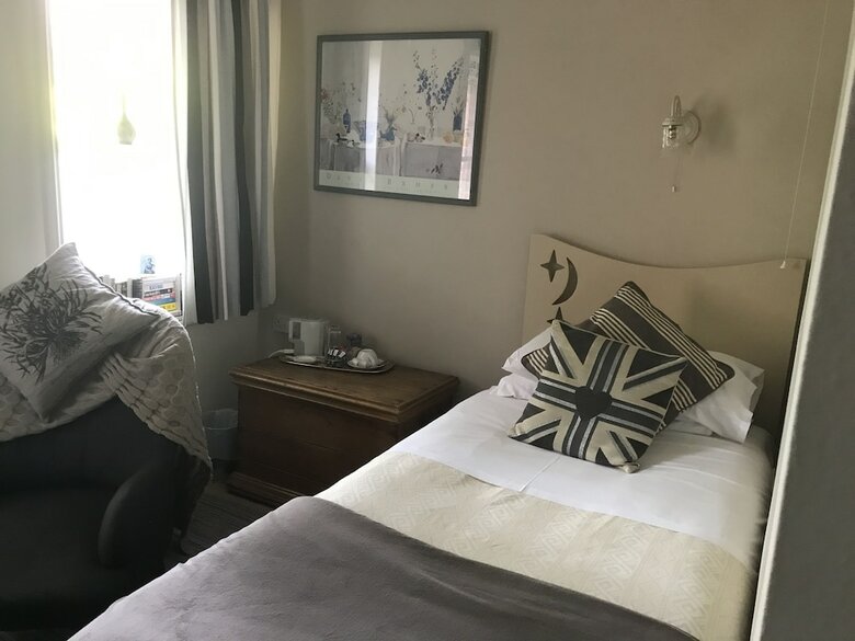 Hostal Cornerstones Guest House
