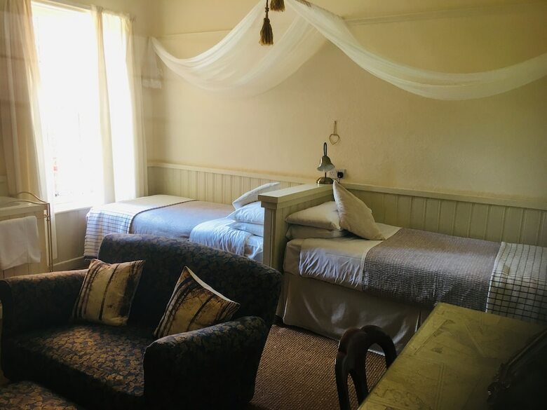 Hostal Cornerstones Guest House