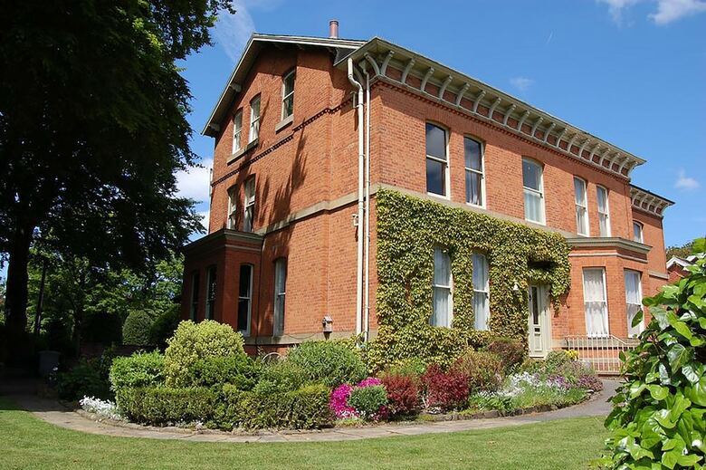 Hostal Cornerstones Guest House