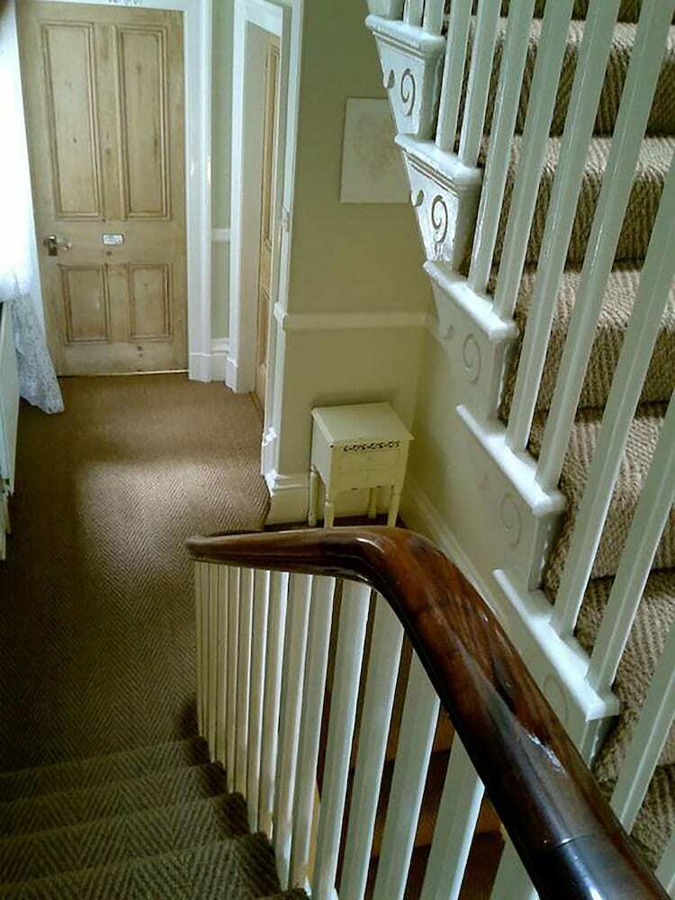 Hostal Cornerstones Guest House