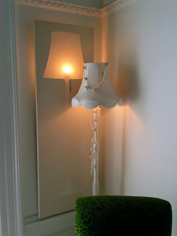 Hostal Cornerstones Guest House