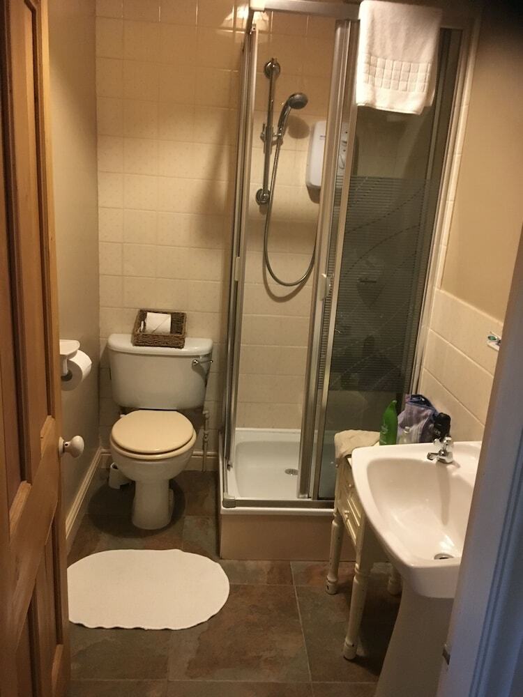 Hostal Cornerstones Guest House