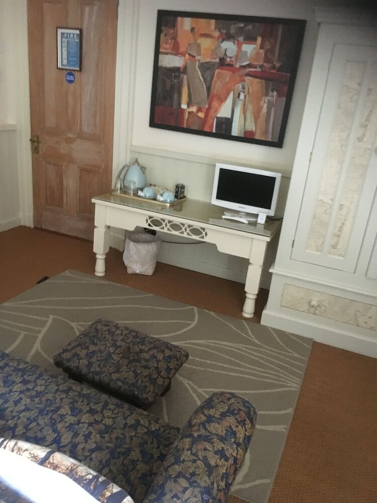 Hostal Cornerstones Guest House