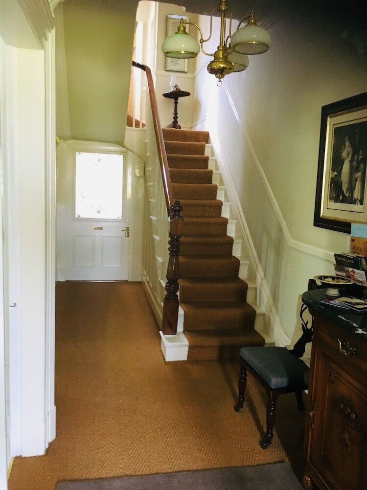 Hostal Cornerstones Guest House