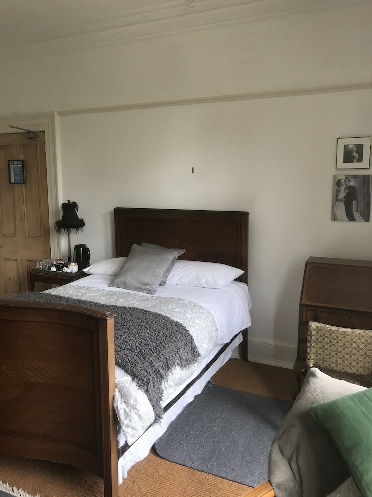 Hostal Cornerstones Guest House