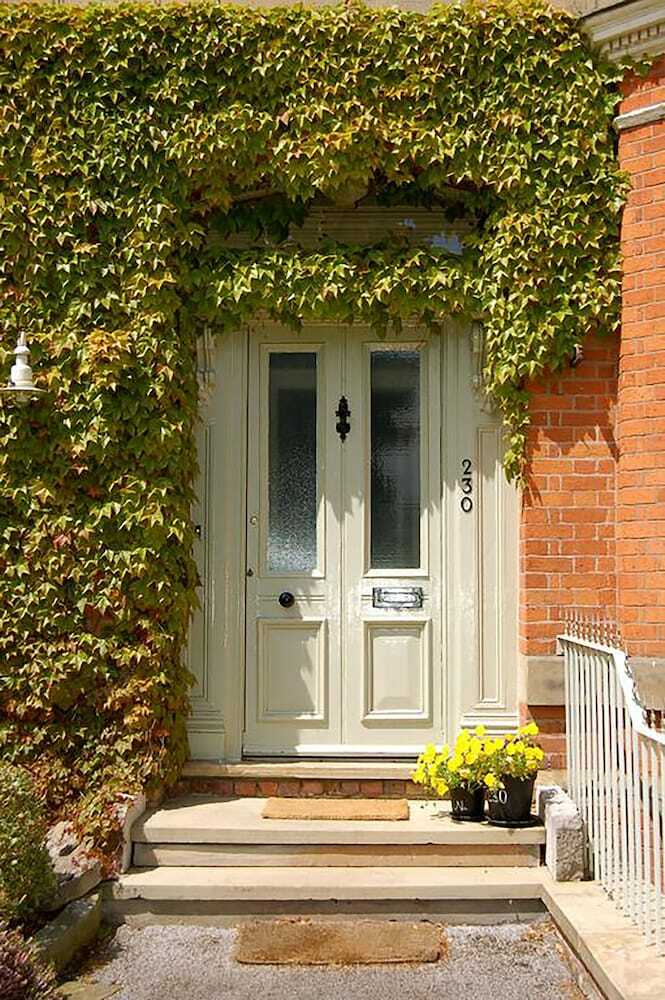 Hostal Cornerstones Guest House