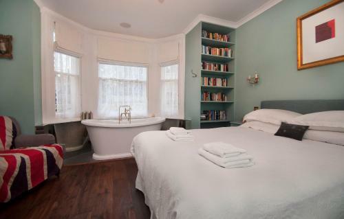Veeve - Two Bedroom Apartment St Charles Square - Notting Hill