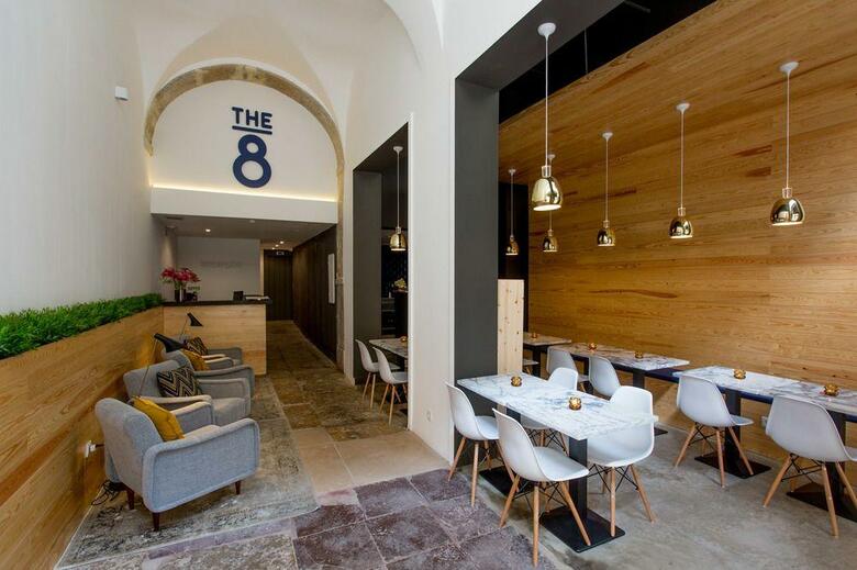 Hostal The 8 - Downtown Suites