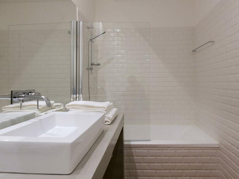Hostal The 8 - Downtown Suites