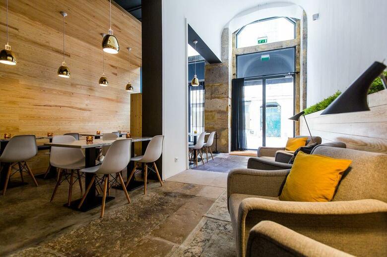 Hostal The 8 - Downtown Suites