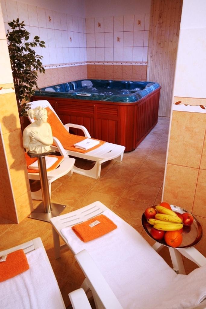 Hotel Adeba