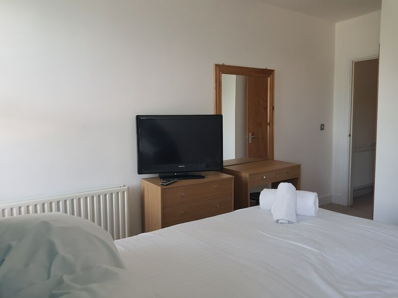 Bath Road Apartments