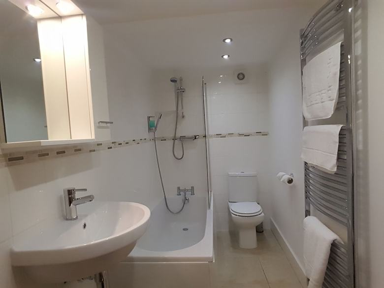 Bath Road Apartments