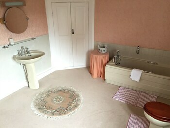 Croxton House Bed And Breakfast