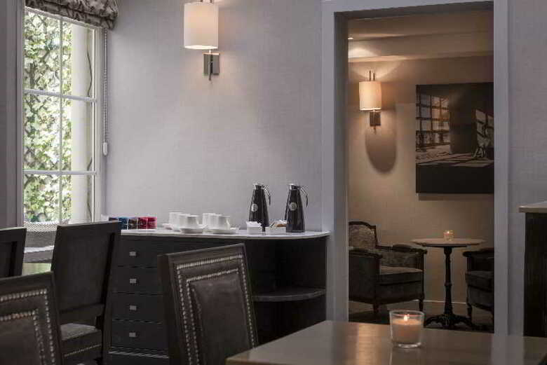 Hotel Acacias �toile