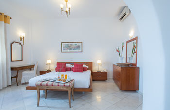 Adonis Hotel