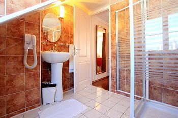 Pratic Hotel