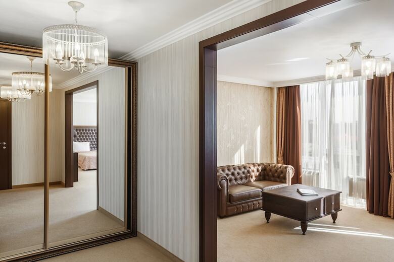 Carat Hotel