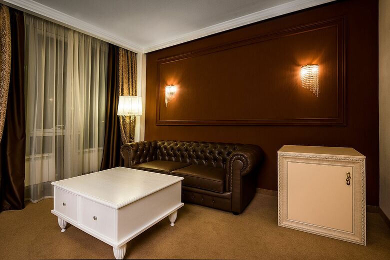 Carat Hotel
