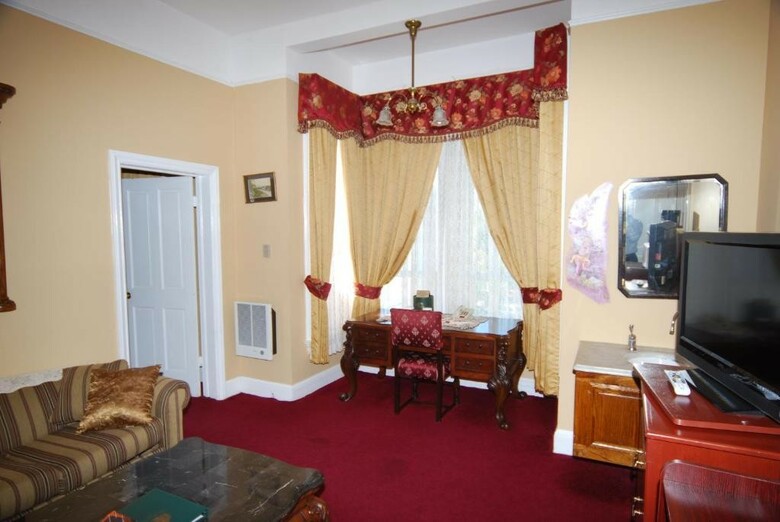 Queen Anne Hotel