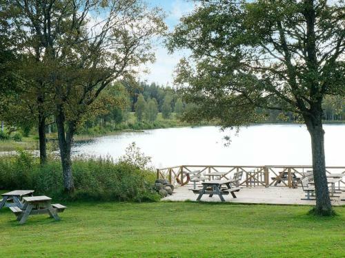 Three-bedroom Holiday Home In H�cksvik