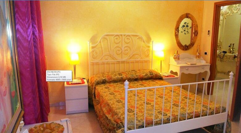 Hostal B&B Perla Di Corso Savoia
