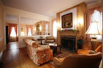 The Morris House Hotel