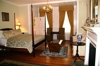 The Morris House Hotel