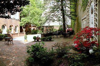 The Morris House Hotel