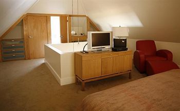 The Morris House Hotel