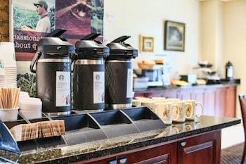Hotel Regency Suites