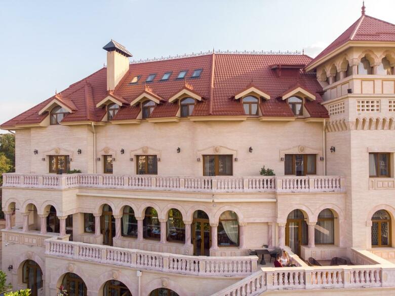 Carol Parc Hotel