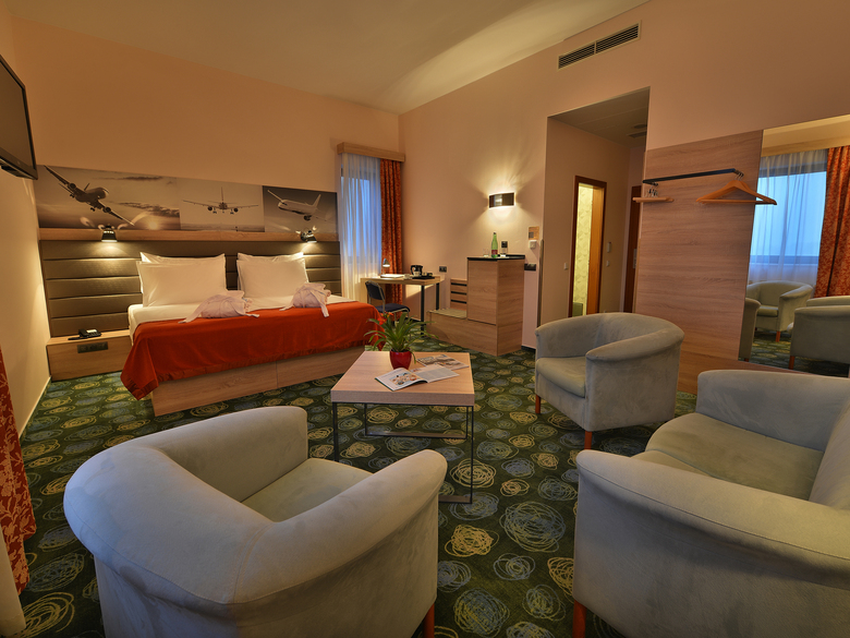 Hotel Ramada Airport